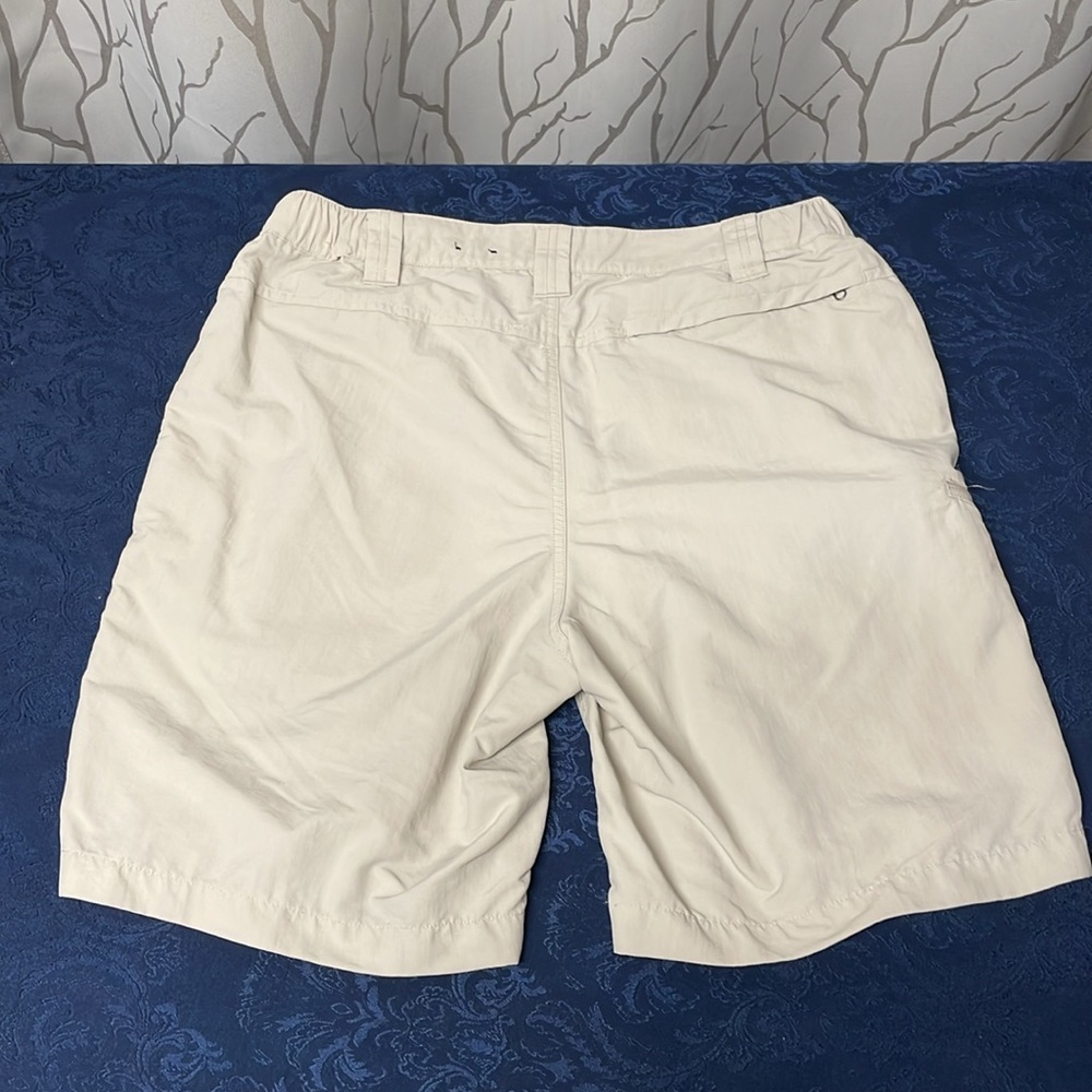 Orvis Men's Tan Cargo Shorts with Orange Zipper Accents, 3 pairs size M - Picture 4 of 10